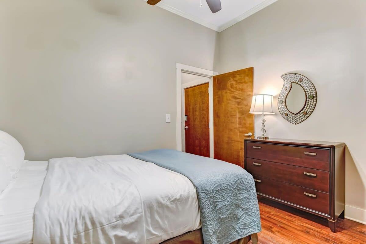 E Bay St Loft By City Market And River Street Savannah Extérieur photo